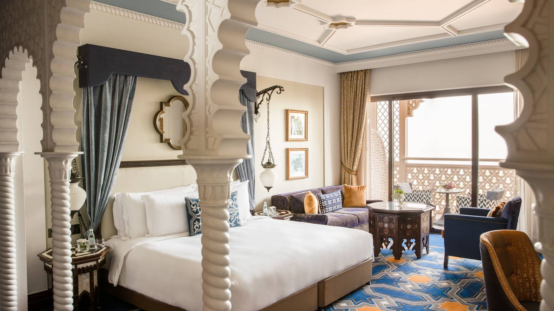 jcom_hero_image-jumeirah-al-qasr-executive-ocean-room
